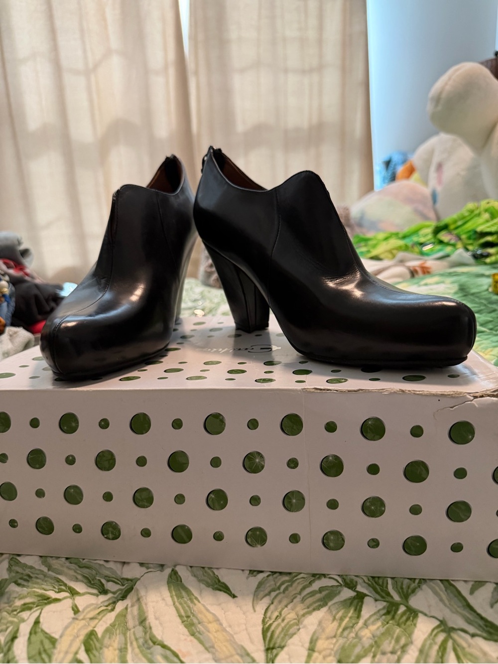 Earthies Black Leather Heeled Ankle Booties